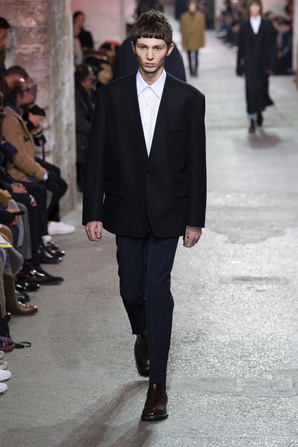 Fashion Week Paris Fall/Winter 2017 look 3 from the Dries Van Noten collection menswear
