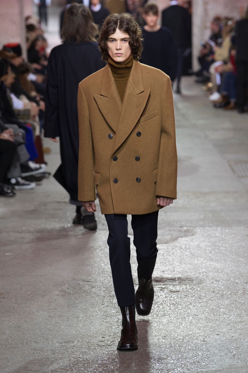Fashion Week Paris Fall/Winter 2017 look 5 from the Dries Van Noten collection 男装