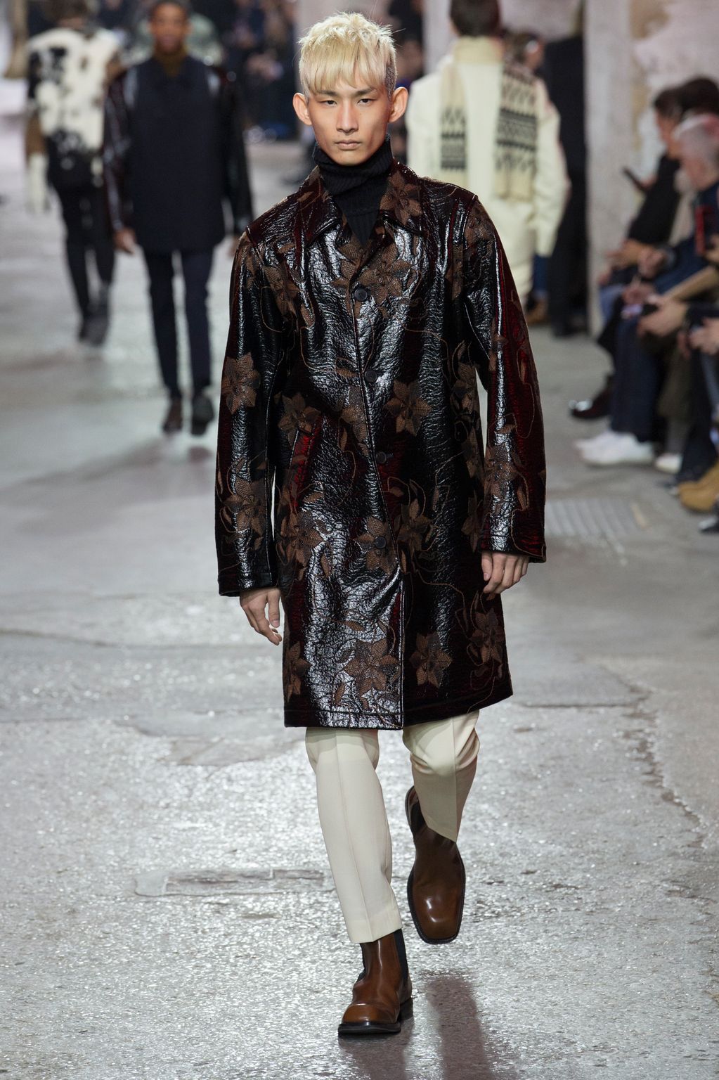 Fashion Week Paris Fall/Winter 2017 look 24 from the Dries Van Noten collection menswear