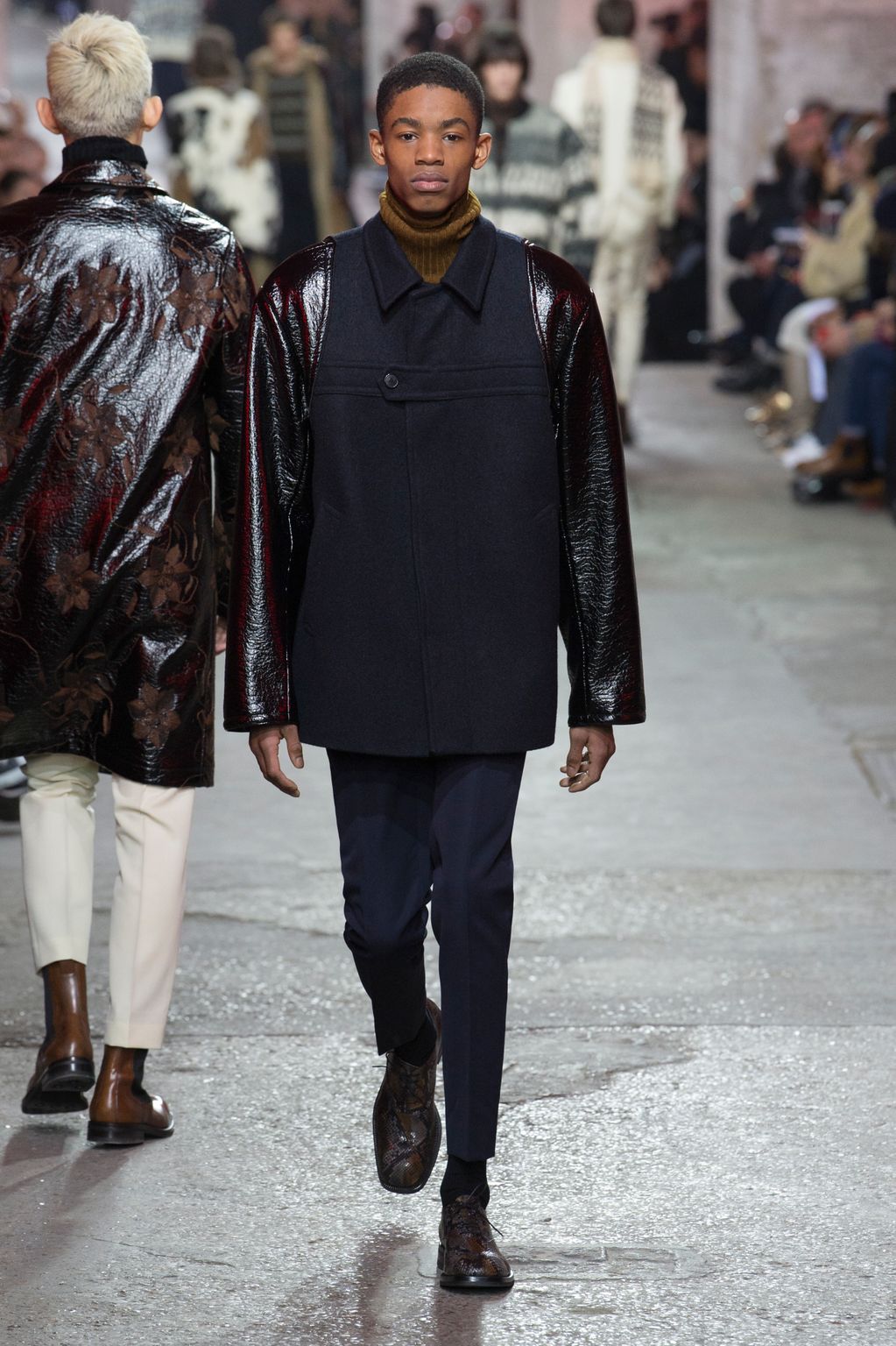 Fashion Week Paris Fall/Winter 2017 look 25 from the Dries Van Noten collection 男装