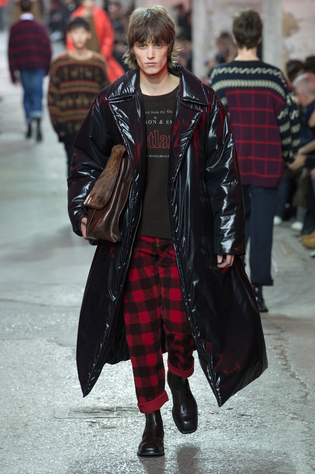 Fashion Week Paris Fall/Winter 2017 look 34 from the Dries Van Noten collection menswear