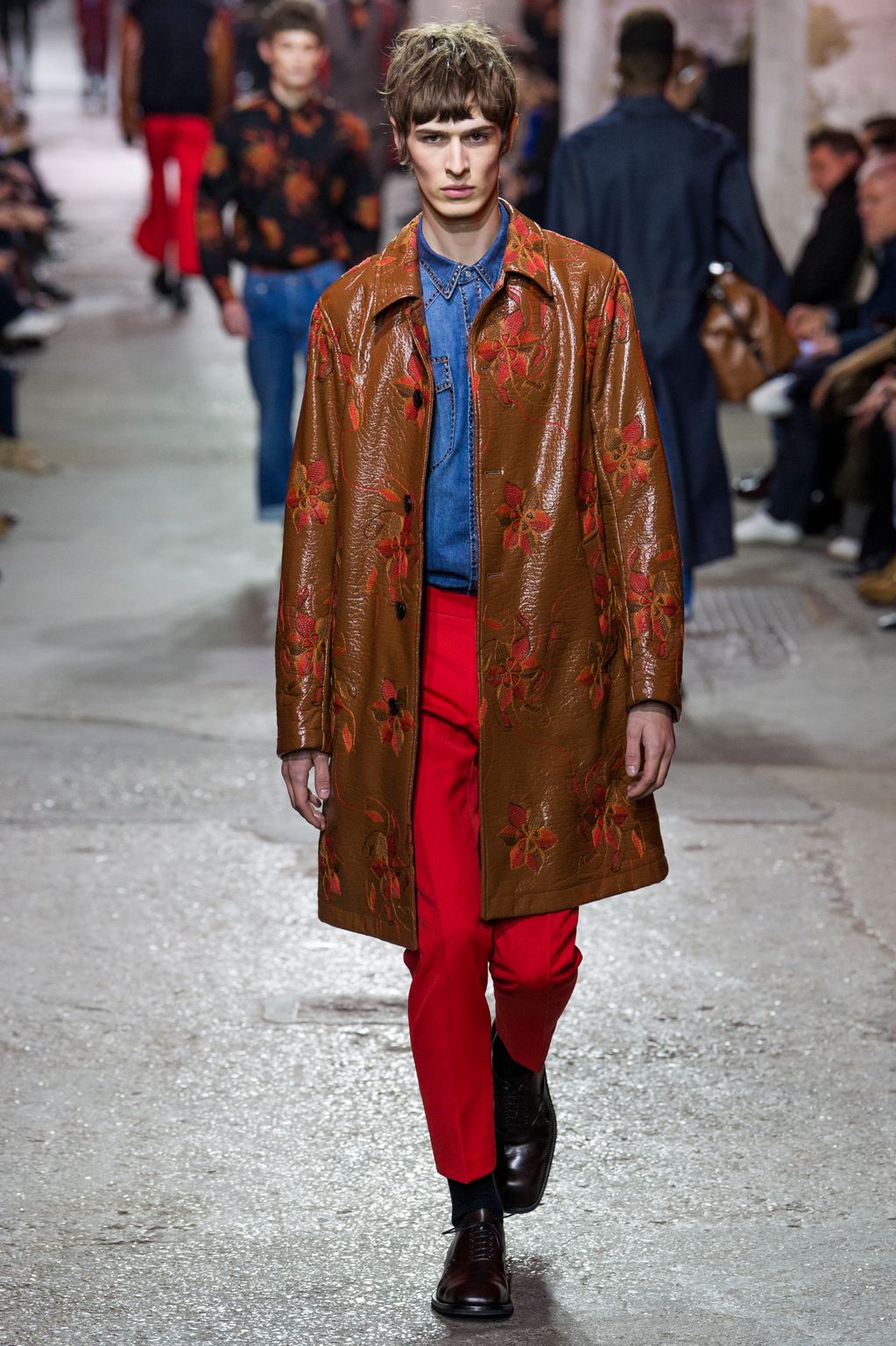 Fashion Week Paris Fall/Winter 2017 look 48 from the Dries Van Noten collection menswear
