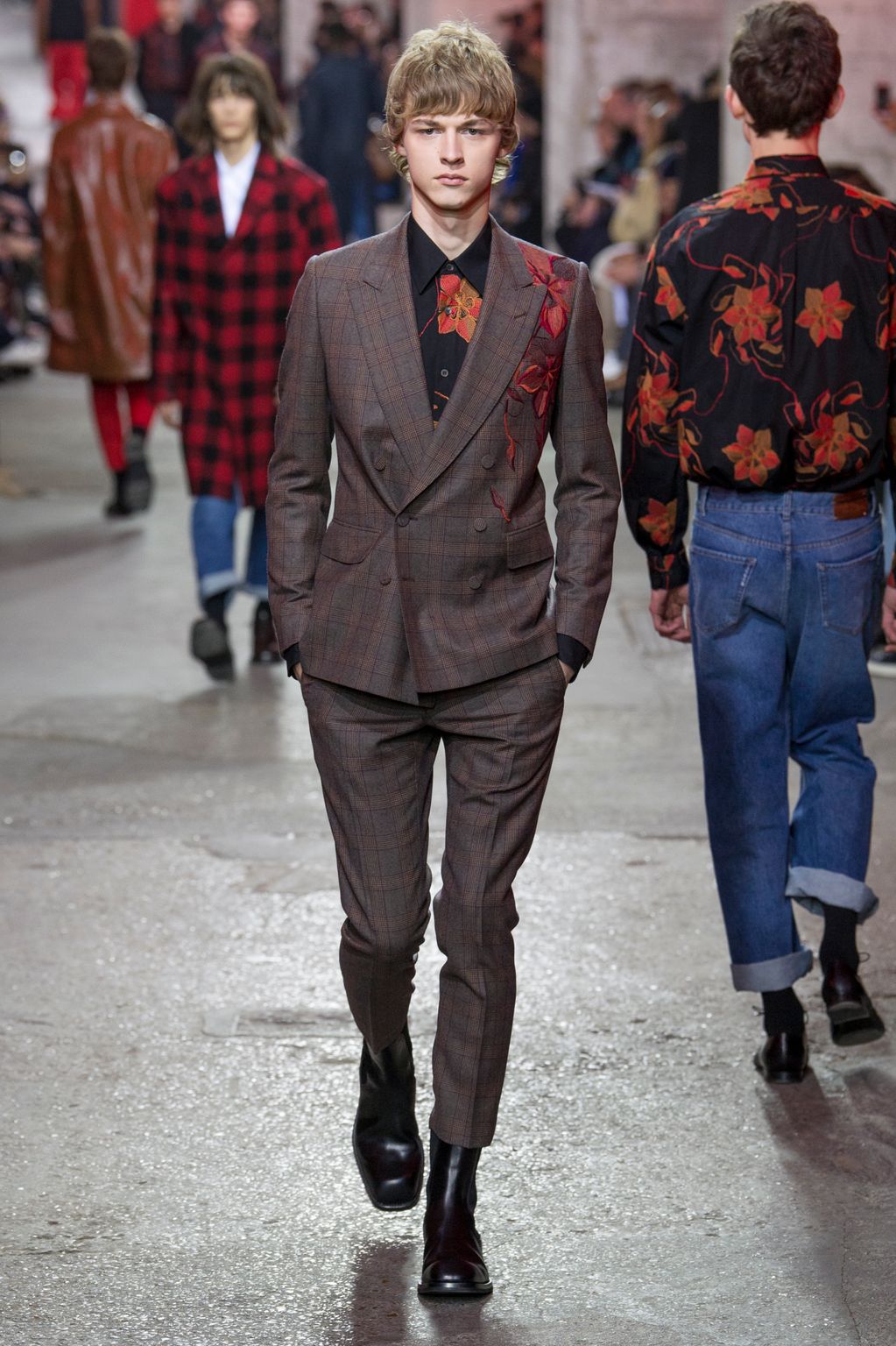Fashion Week Paris Fall/Winter 2017 look 50 from the Dries Van Noten collection menswear