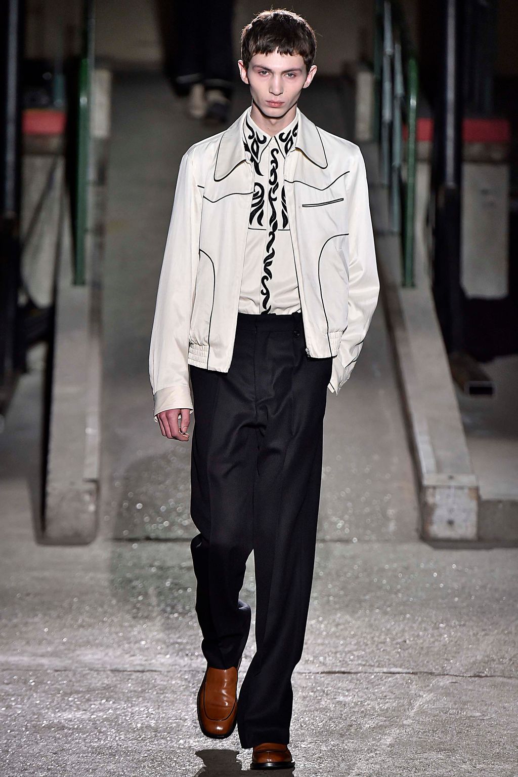 Fashion Week Paris Fall/Winter 2018 look 49 from the Dries Van Noten collection menswear
