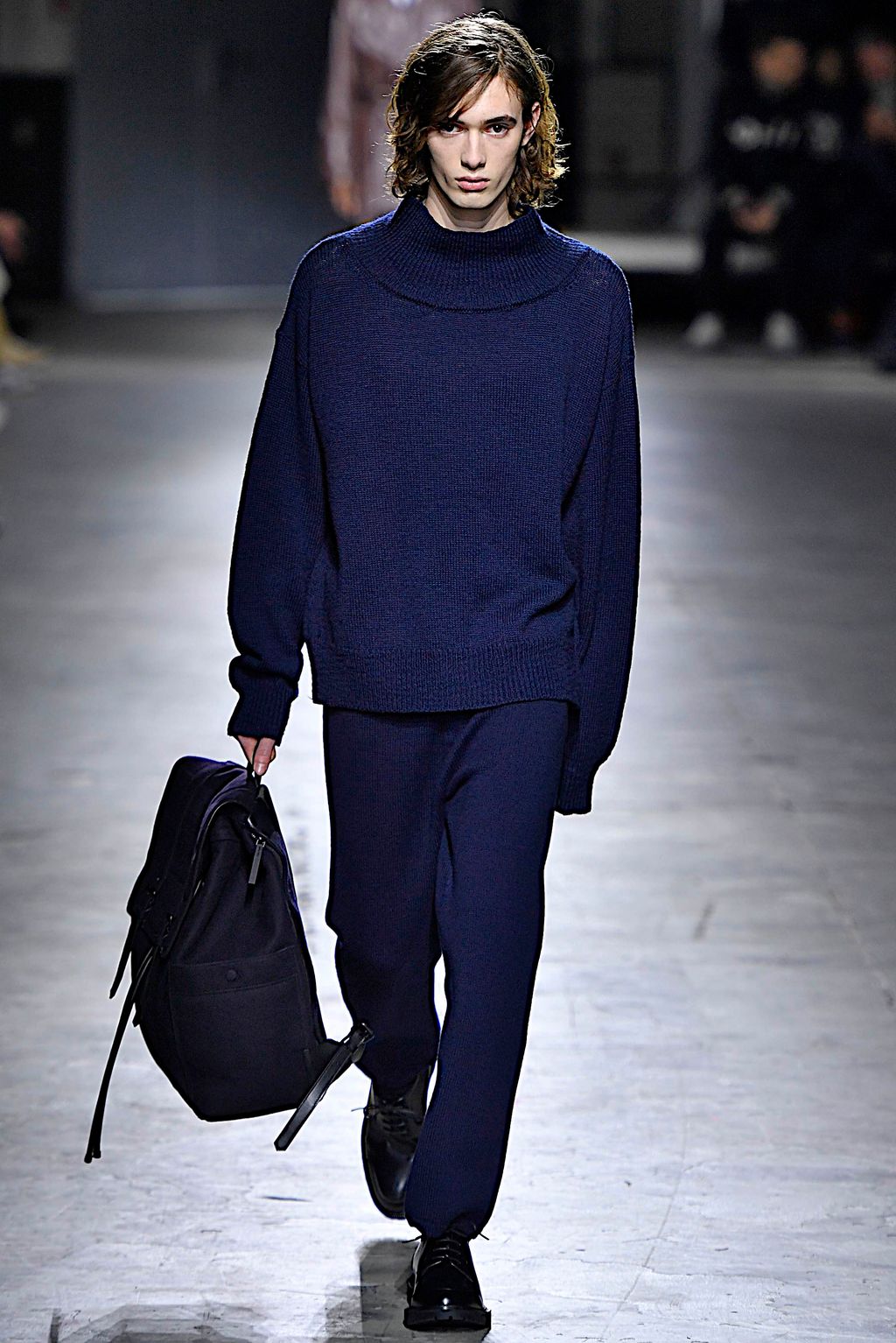 Fashion Week Paris Fall/Winter 2019 look 21 from the Dries Van Noten collection menswear