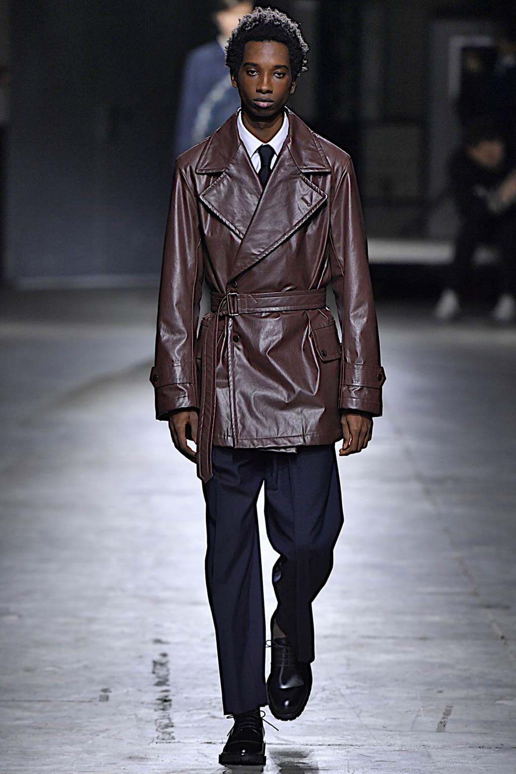 Fashion Week Paris Fall/Winter 2019 look 22 from the Dries Van Noten collection 男装