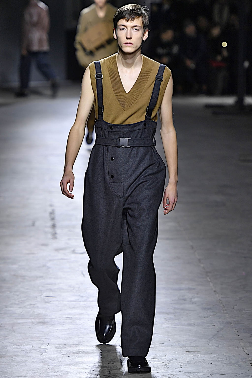 Fashion Week Paris Fall/Winter 2019 look 27 from the Dries Van Noten collection 男装