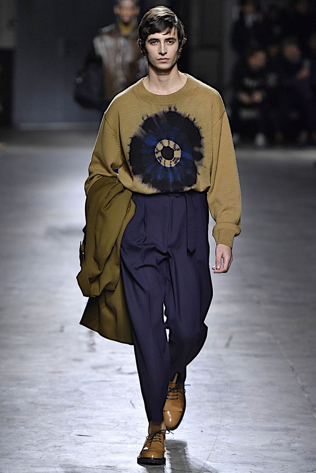 Fashion Week Paris Fall/Winter 2019 look 31 from the Dries Van Noten collection 男装