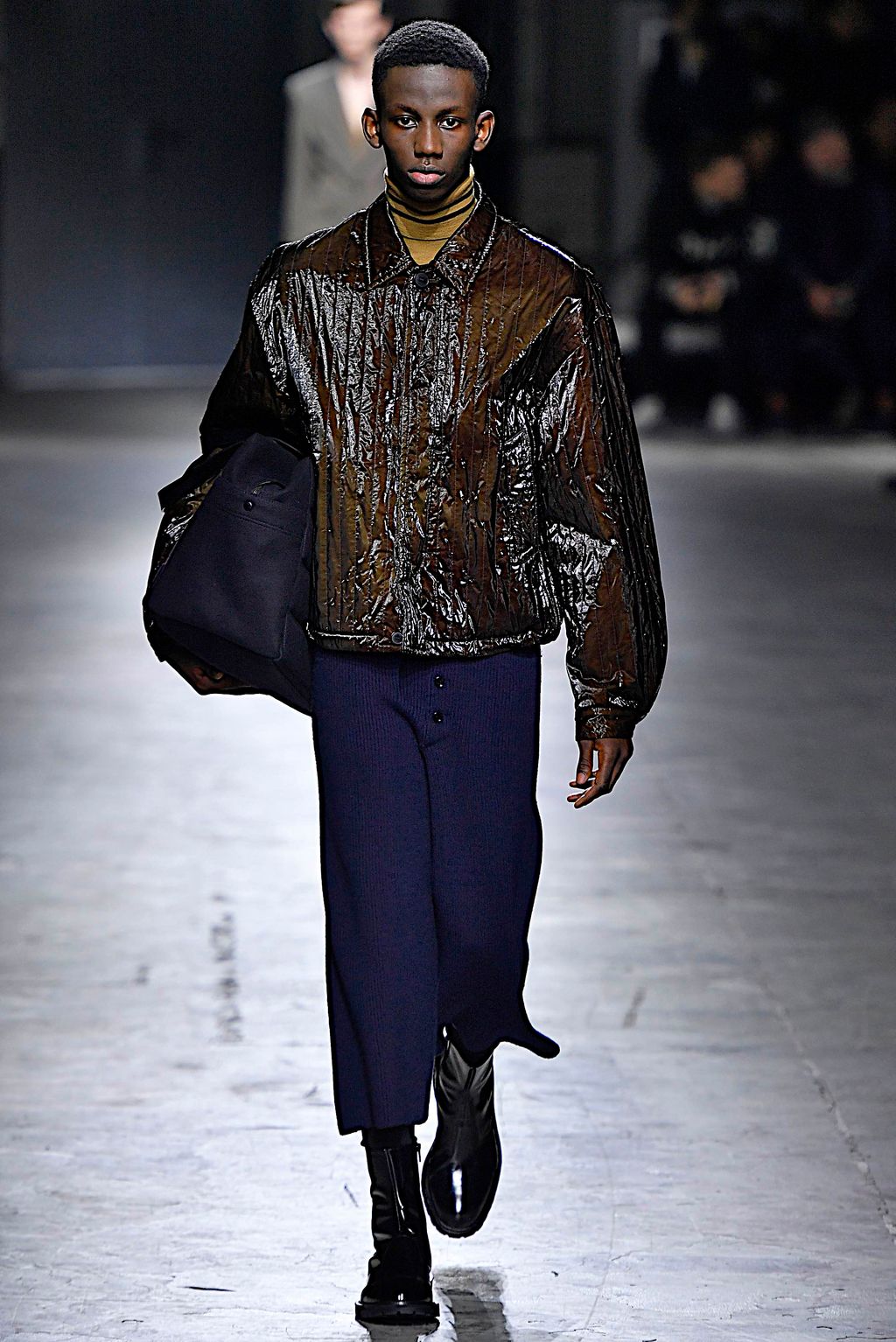 Fashion Week Paris Fall/Winter 2019 look 32 from the Dries Van Noten collection menswear