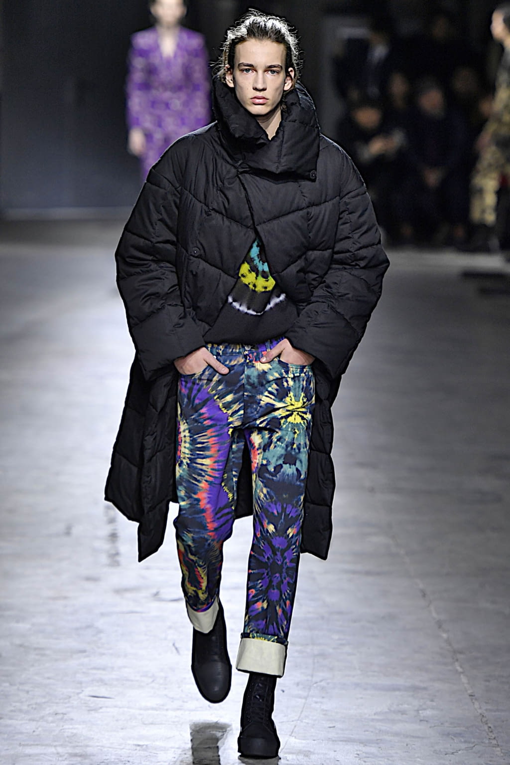 Fashion Week Paris Fall/Winter 2019 look 44 from the Dries Van Noten collection menswear