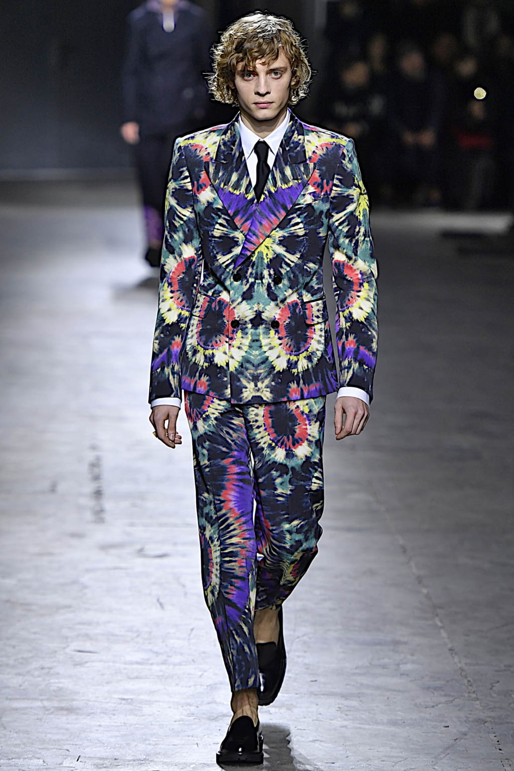 Fashion Week Paris Fall/Winter 2019 look 48 from the Dries Van Noten collection menswear