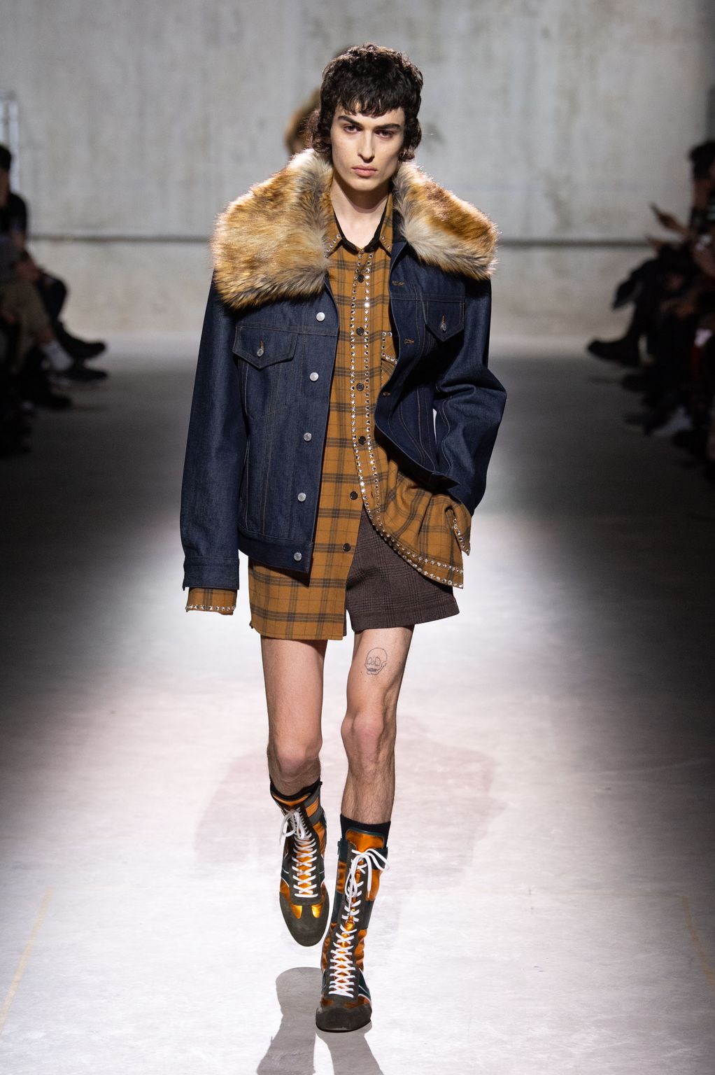 Fashion Week Paris Fall/Winter 2020 look 3 from the Dries Van Noten collection menswear