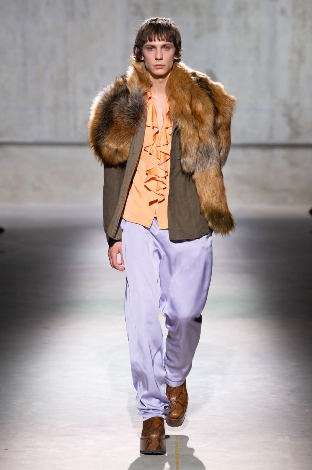 Fashion Week Paris Fall/Winter 2020 look 5 from the Dries Van Noten collection 男装