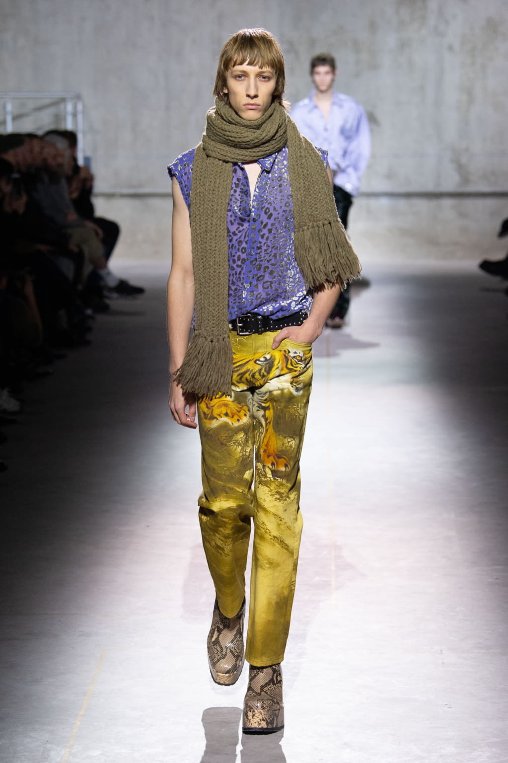 Fashion Week Paris Fall/Winter 2020 look 7 from the Dries Van Noten collection menswear