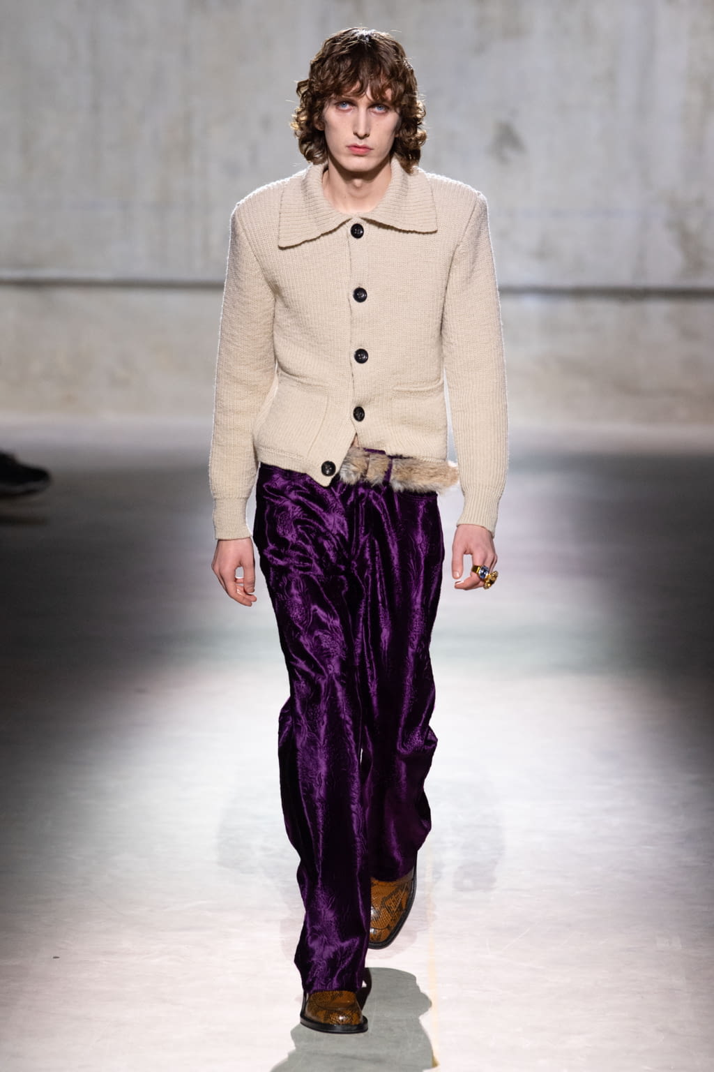 Fashion Week Paris Fall/Winter 2020 look 15 de la collection Dries Van Noten menswear