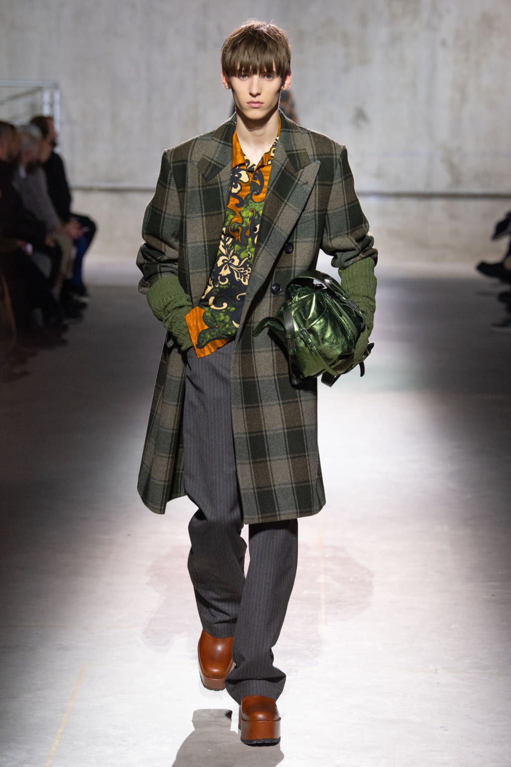 Fashion Week Paris Fall/Winter 2020 look 25 from the Dries Van Noten collection menswear