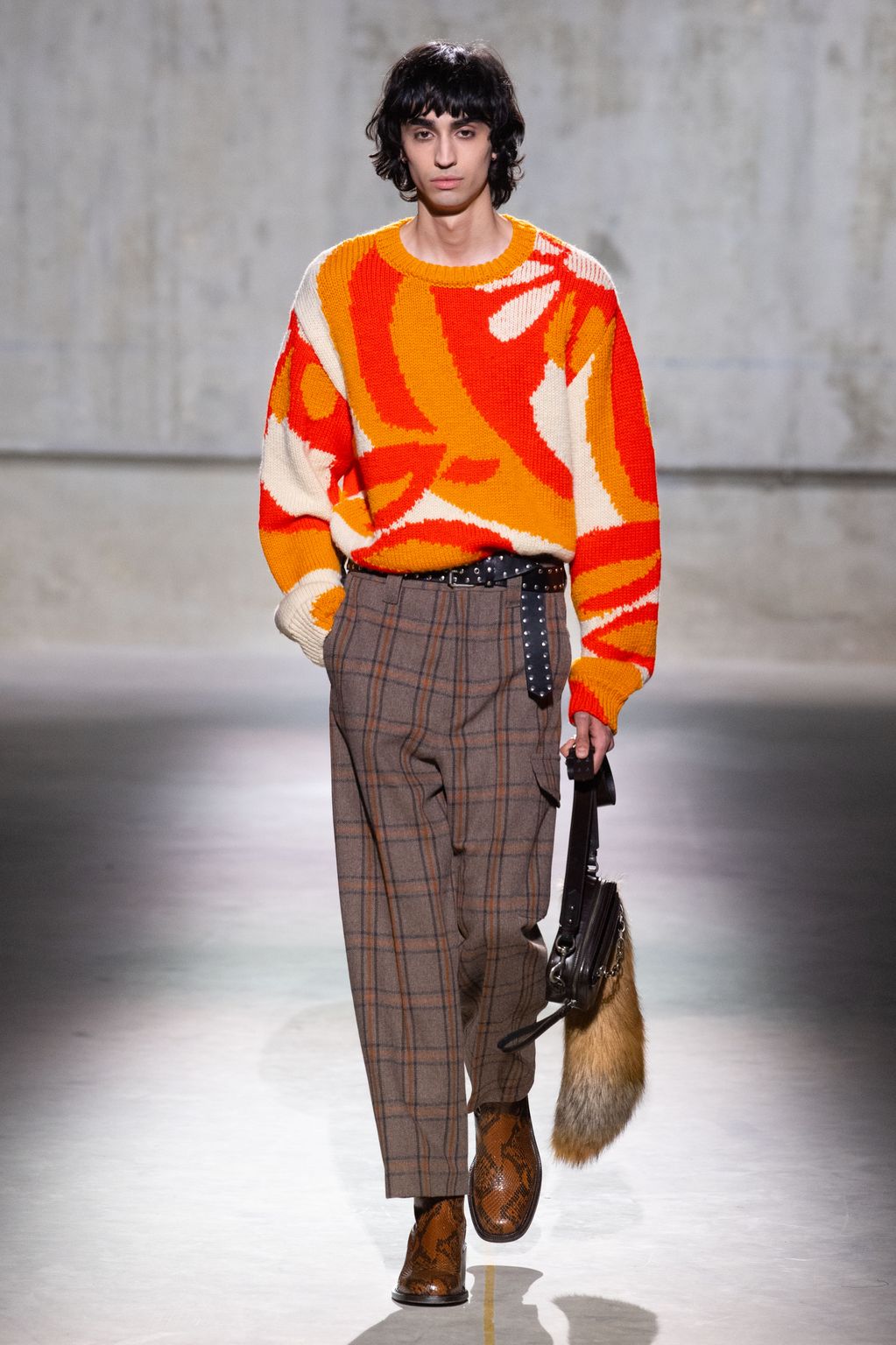 Fashion Week Paris Fall/Winter 2020 look 30 from the Dries Van Noten collection 男装