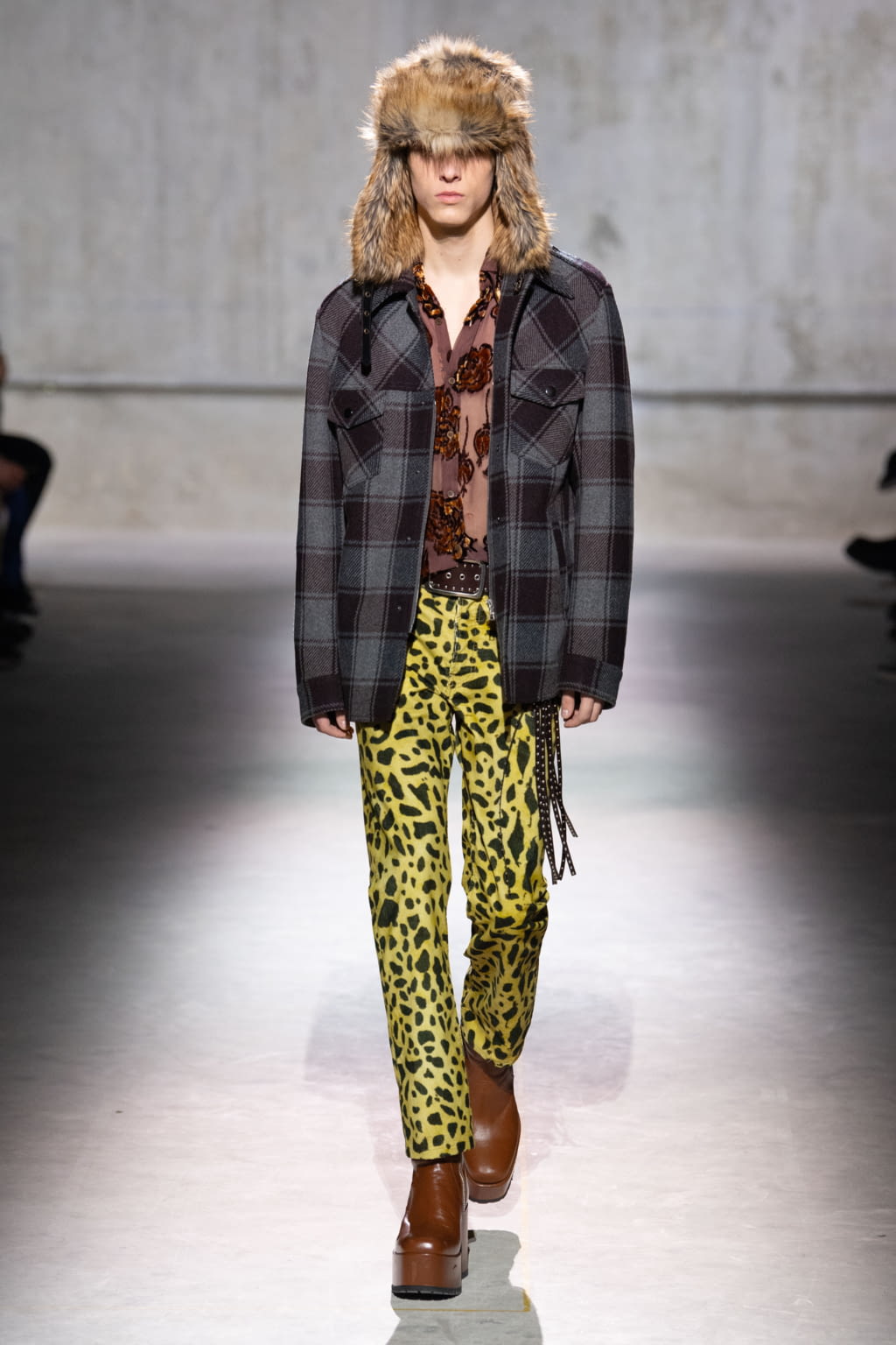 Fashion Week Paris Fall/Winter 2020 look 32 from the Dries Van Noten collection menswear