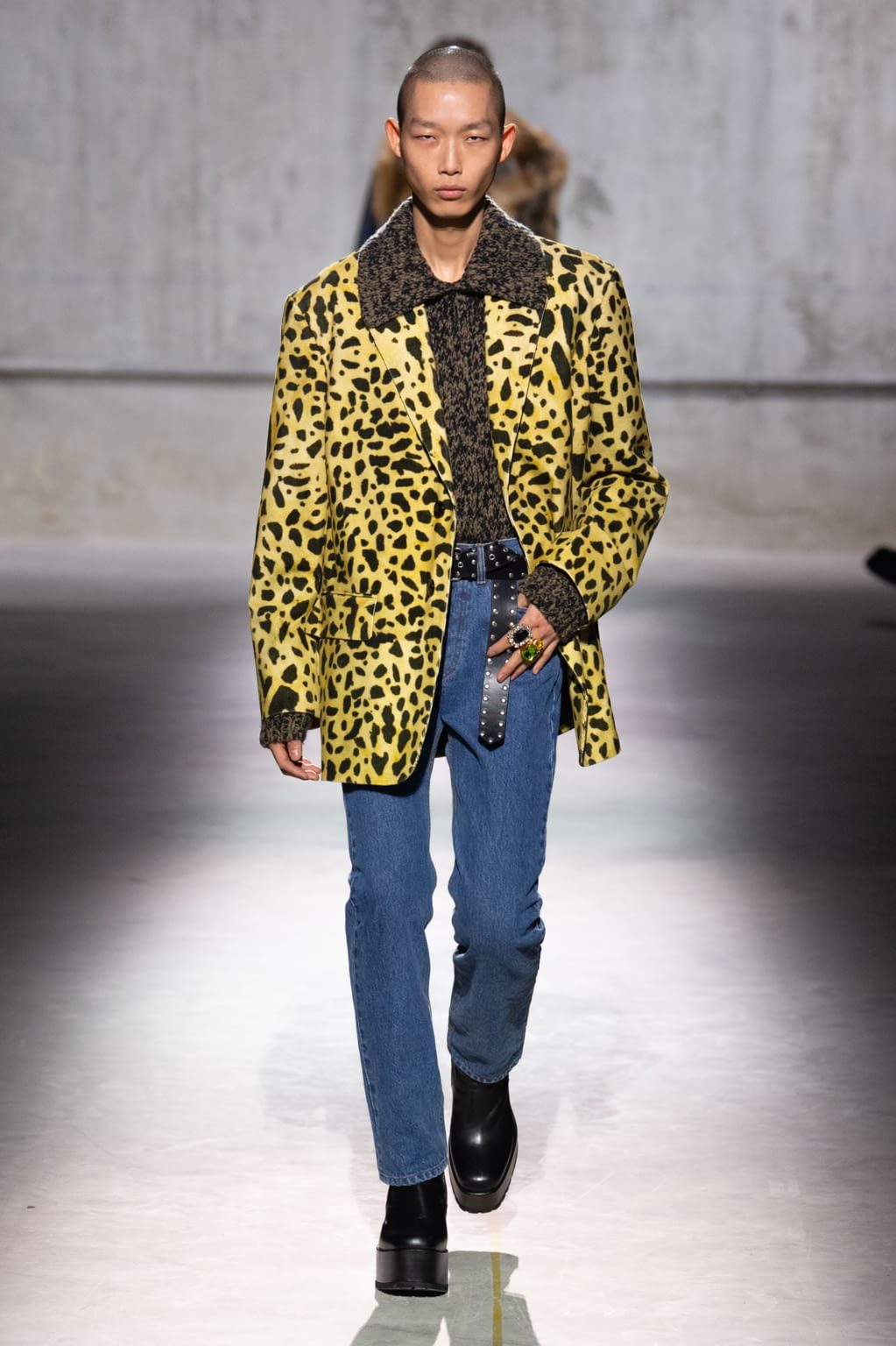 Fashion Week Paris Fall/Winter 2020 look 36 de la collection Dries Van Noten menswear