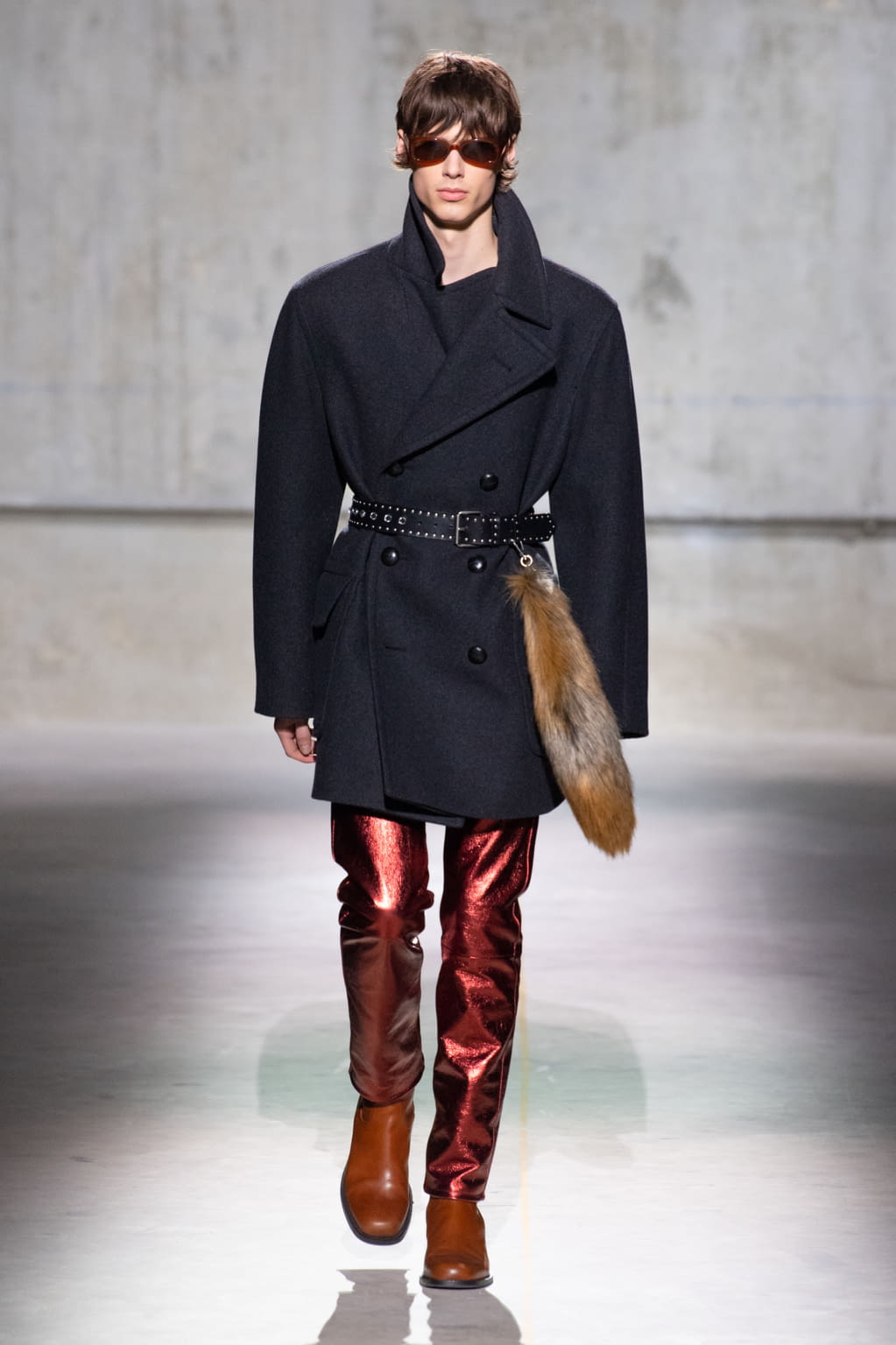 Fashion Week Paris Fall/Winter 2020 look 43 from the Dries Van Noten collection 男装
