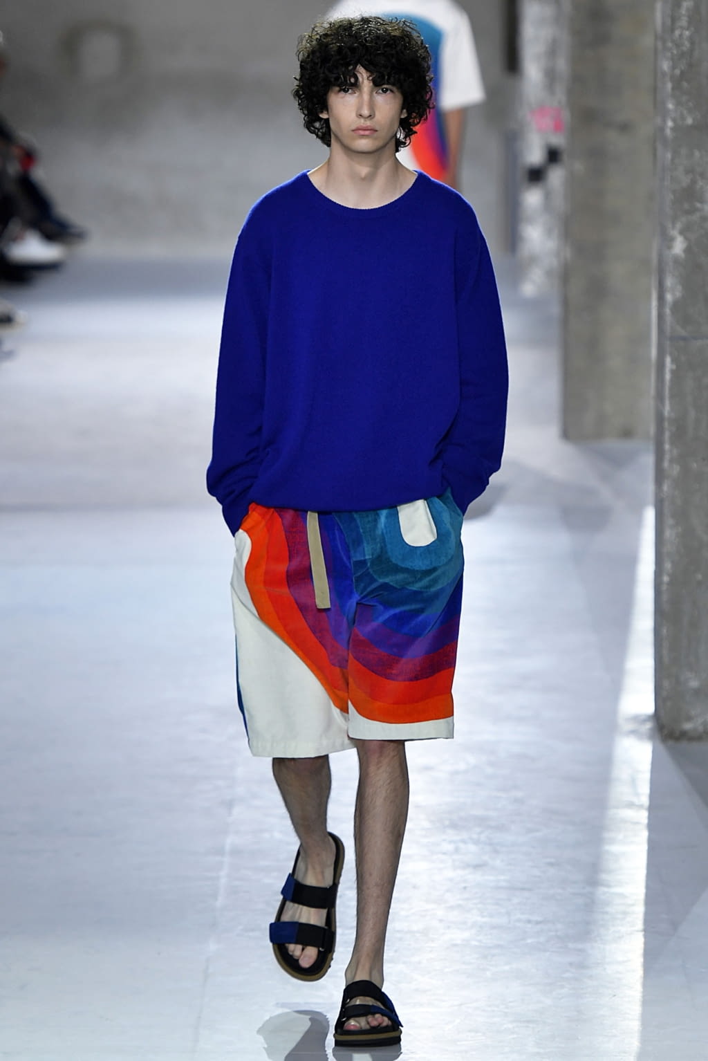 Fashion Week Paris Spring/Summer 2019 look 2 from the Dries Van Noten collection 男装