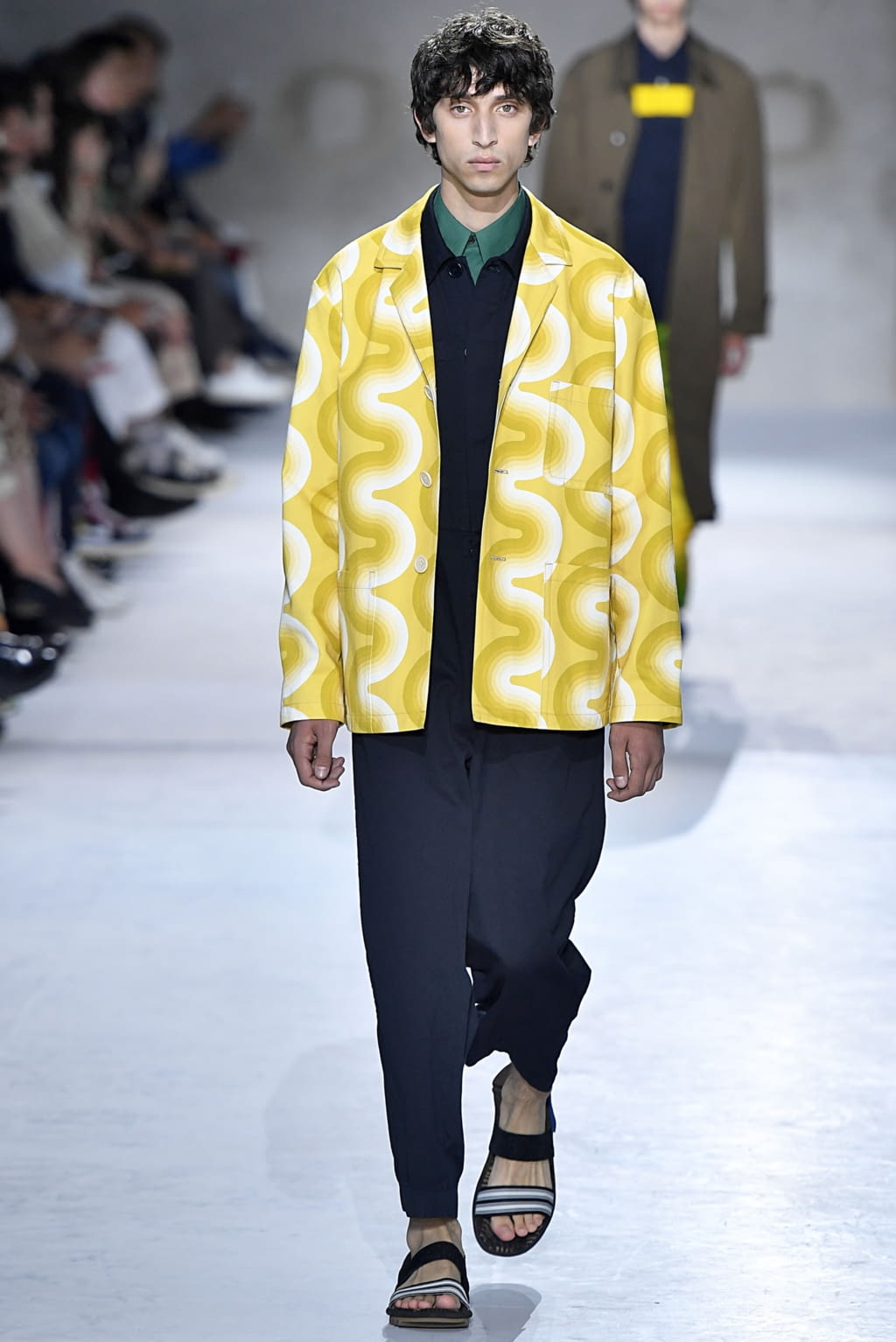 Fashion Week Paris Spring/Summer 2019 look 24 from the Dries Van Noten collection 男装