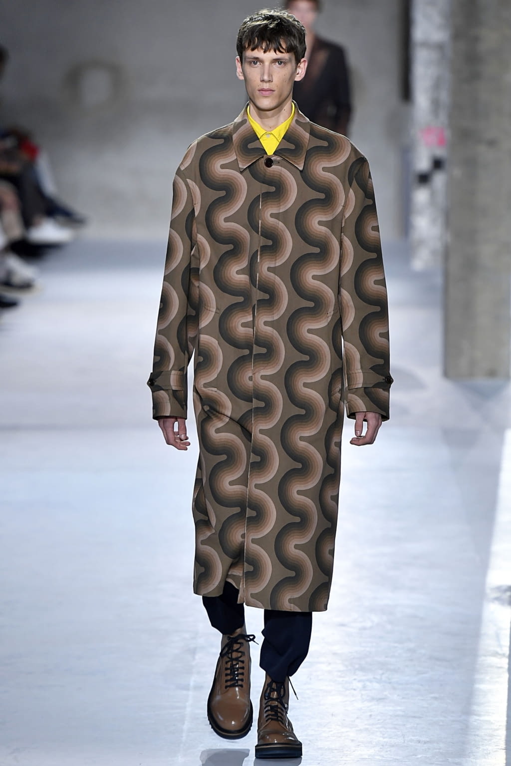 Fashion Week Paris Spring/Summer 2019 look 29 from the Dries Van Noten collection 男装