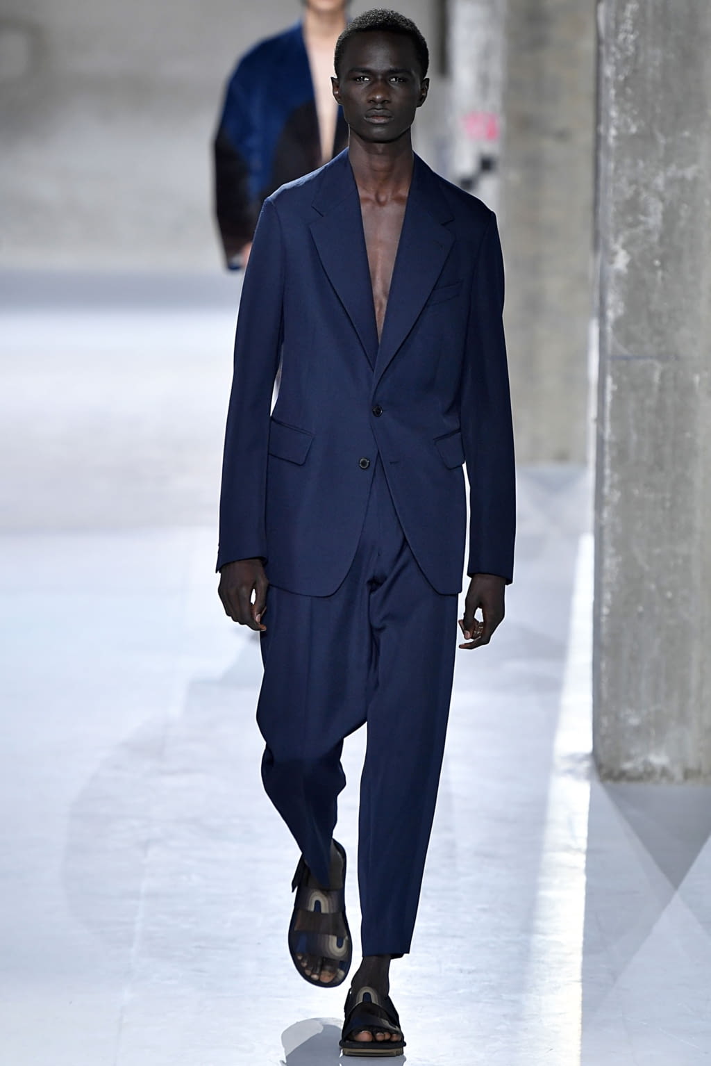 Fashion Week Paris Spring/Summer 2019 look 32 from the Dries Van Noten collection 男装