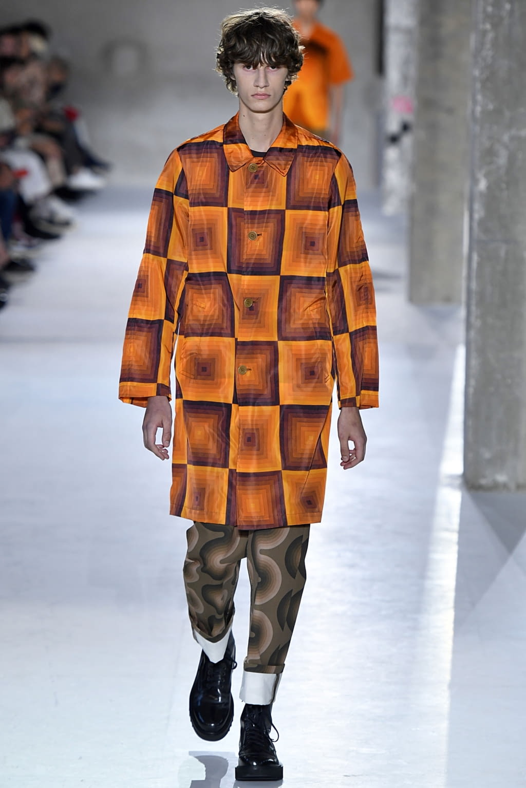 Fashion Week Paris Spring/Summer 2019 look 37 from the Dries Van Noten collection 男装