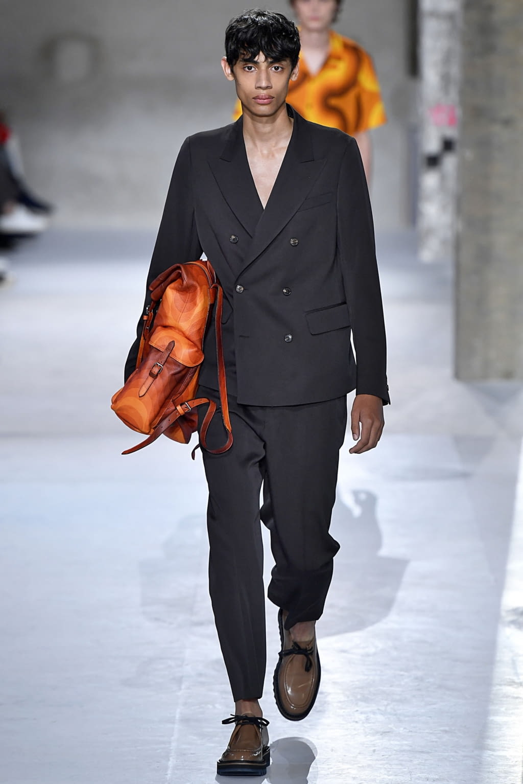 Fashion Week Paris Spring/Summer 2019 look 42 from the Dries Van Noten collection 男装
