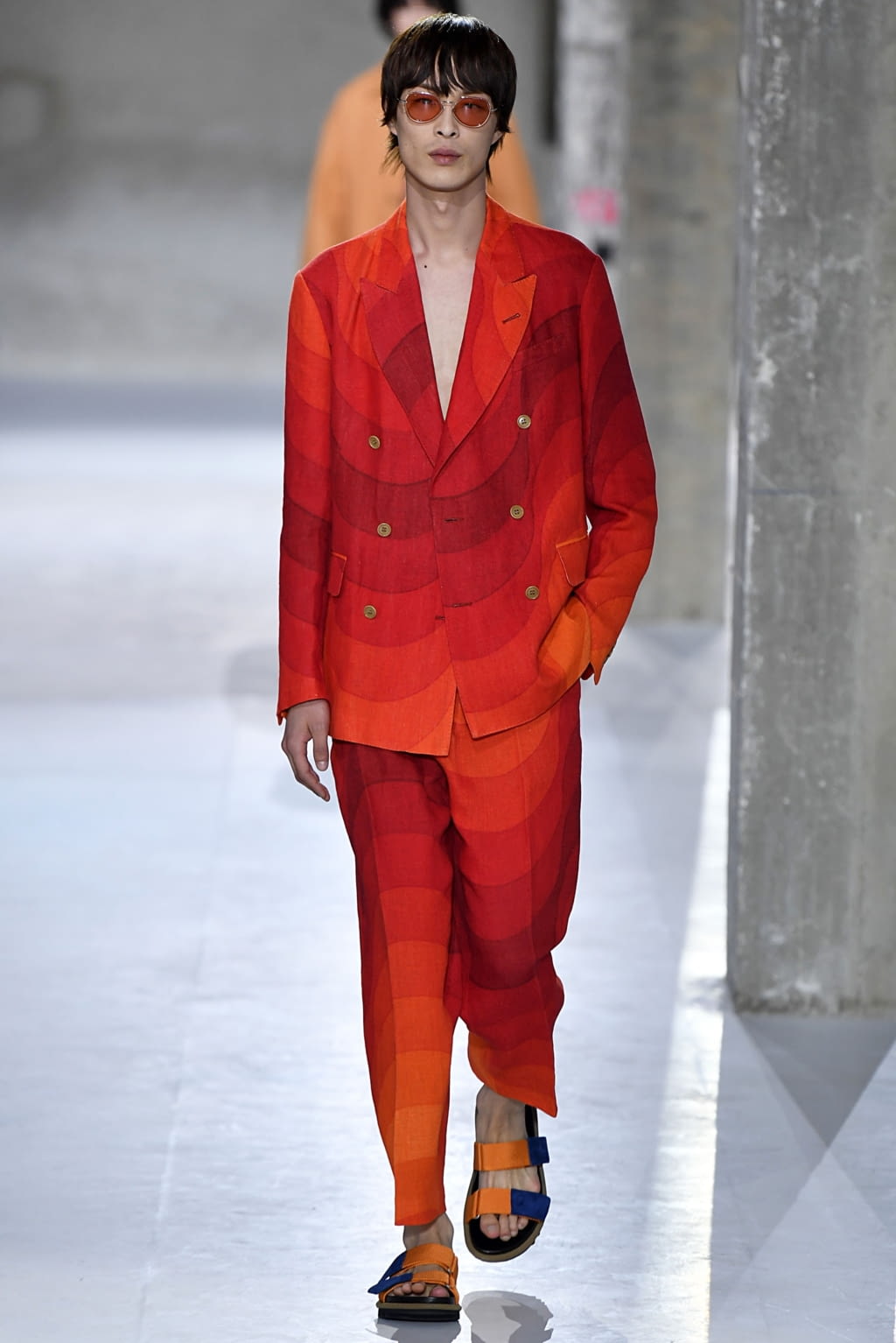 Fashion Week Paris Spring/Summer 2019 look 47 from the Dries Van Noten collection 男装