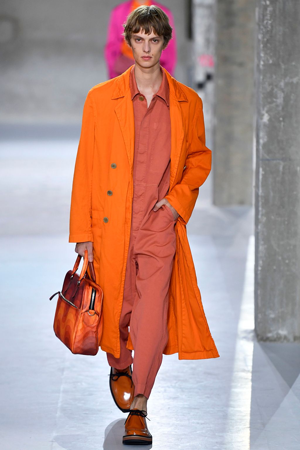 Fashion Week Paris Spring/Summer 2019 look 49 from the Dries Van Noten collection 男装