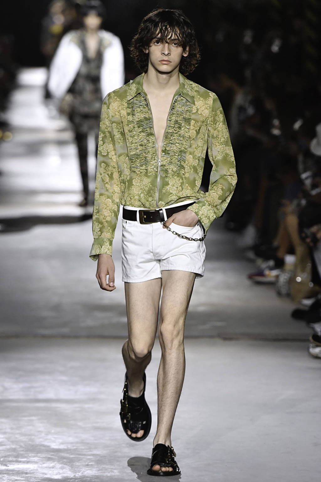 Fashion Week Paris Spring/Summer 2020 look 3 from the Dries Van Noten collection 男装