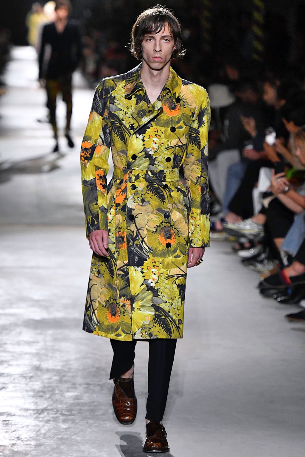 Fashion Week Paris Spring/Summer 2020 look 11 from the Dries Van Noten collection 男装