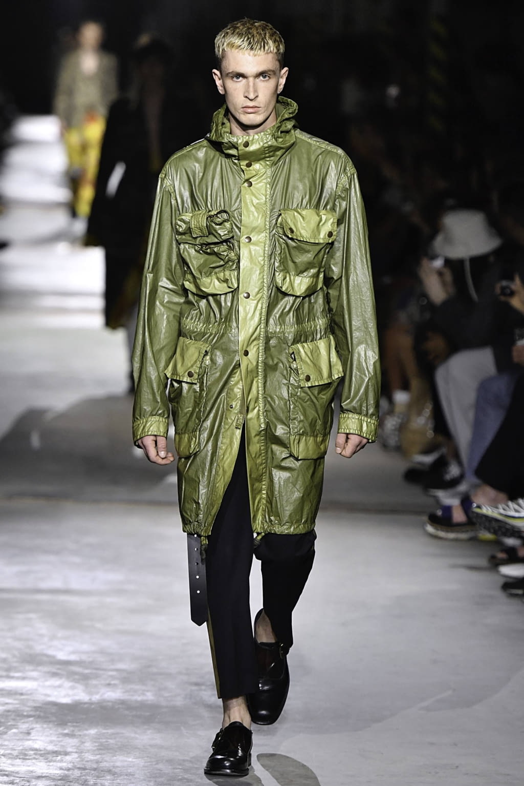 Fashion Week Paris Spring/Summer 2020 look 19 from the Dries Van Noten collection 男装