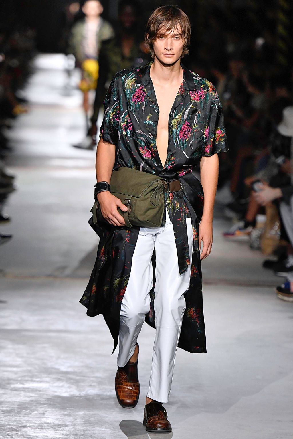 Fashion Week Paris Spring/Summer 2020 look 29 from the Dries Van Noten collection 男装