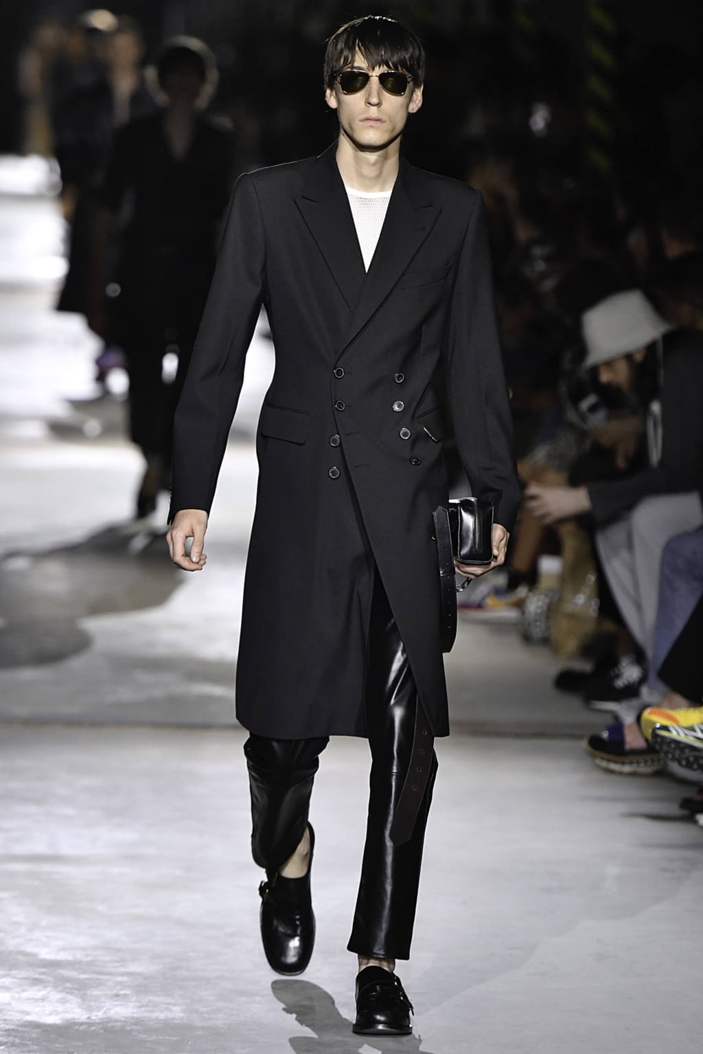 Fashion Week Paris Spring/Summer 2020 look 34 from the Dries Van Noten collection 男装