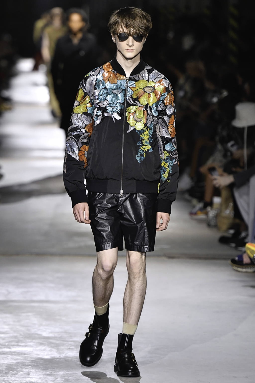 Fashion Week Paris Spring/Summer 2020 look 37 from the Dries Van Noten collection 男装