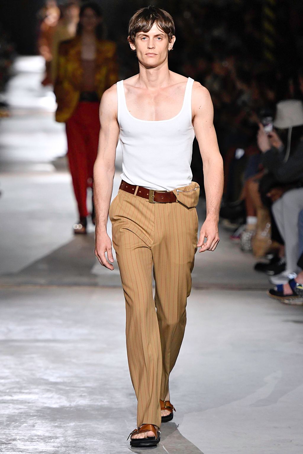 Fashion Week Paris Spring/Summer 2020 look 44 from the Dries Van Noten collection 男装