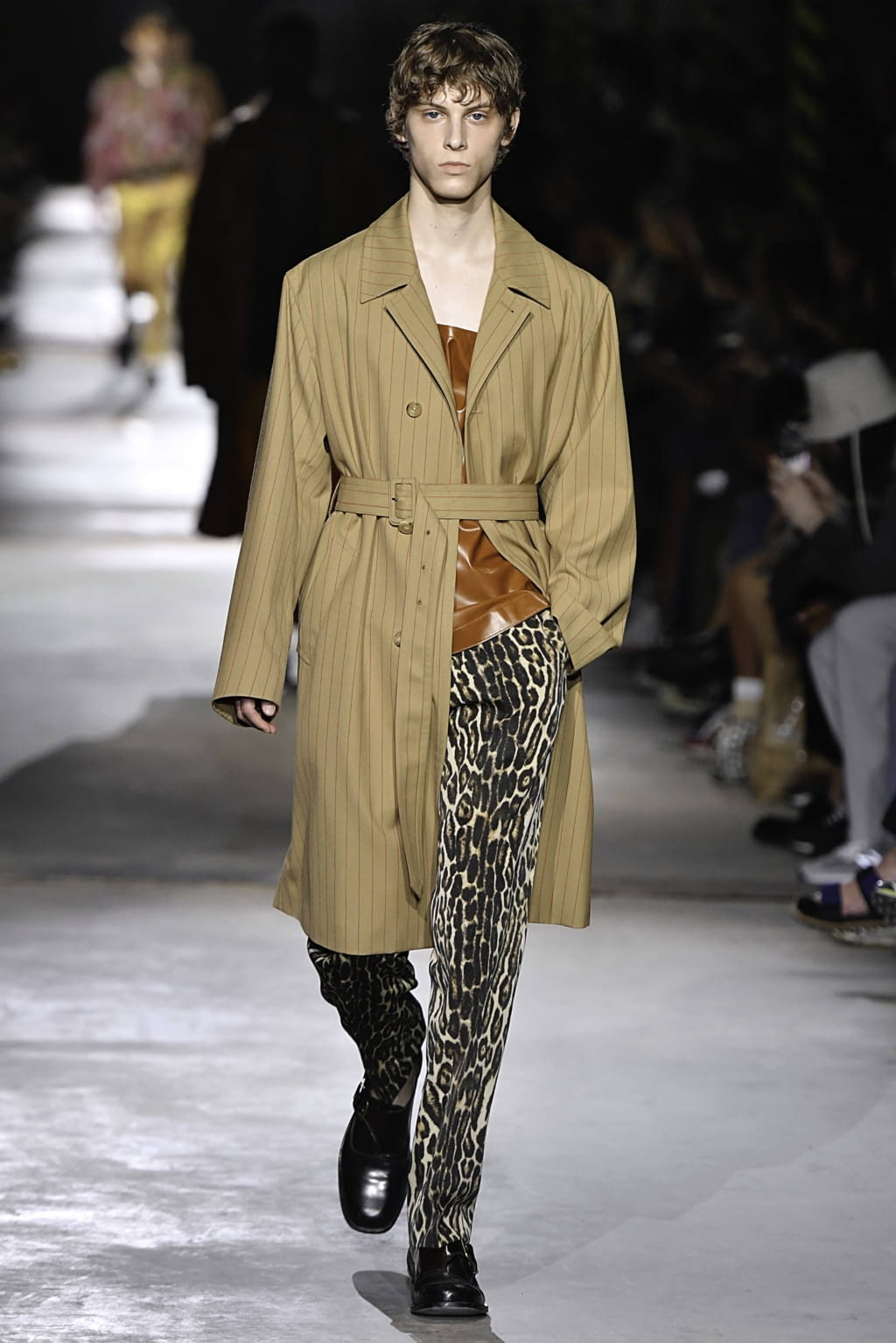 Fashion Week Paris Spring/Summer 2020 look 46 from the Dries Van Noten collection 男装