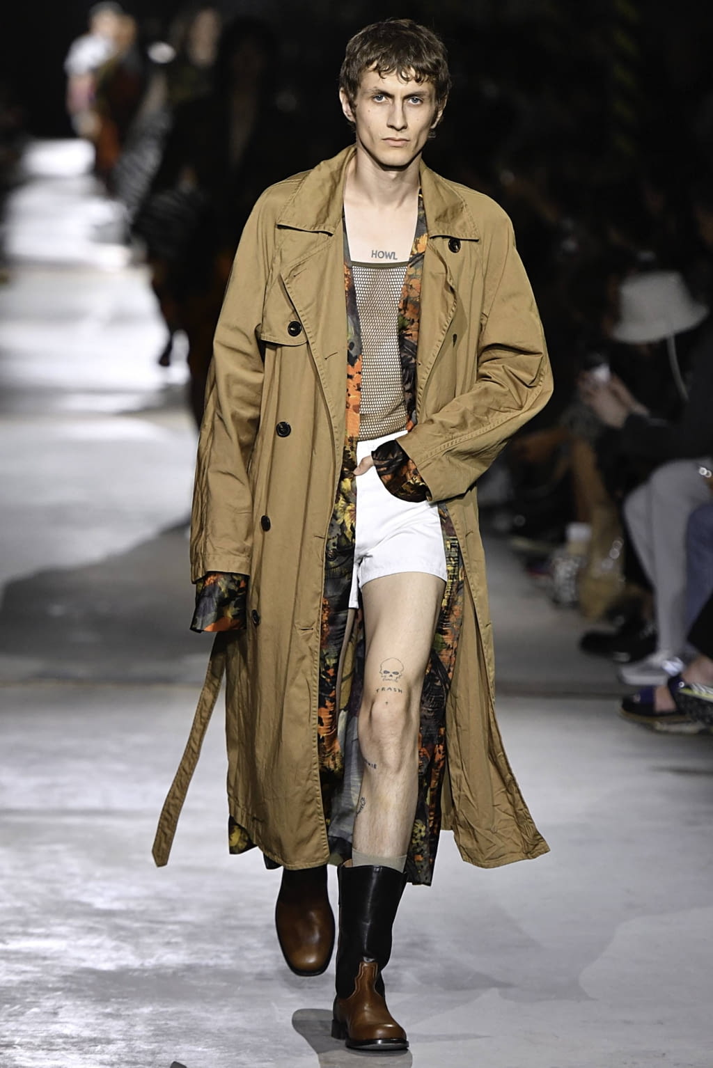 Fashion Week Paris Spring/Summer 2020 look 49 from the Dries Van Noten collection 男装