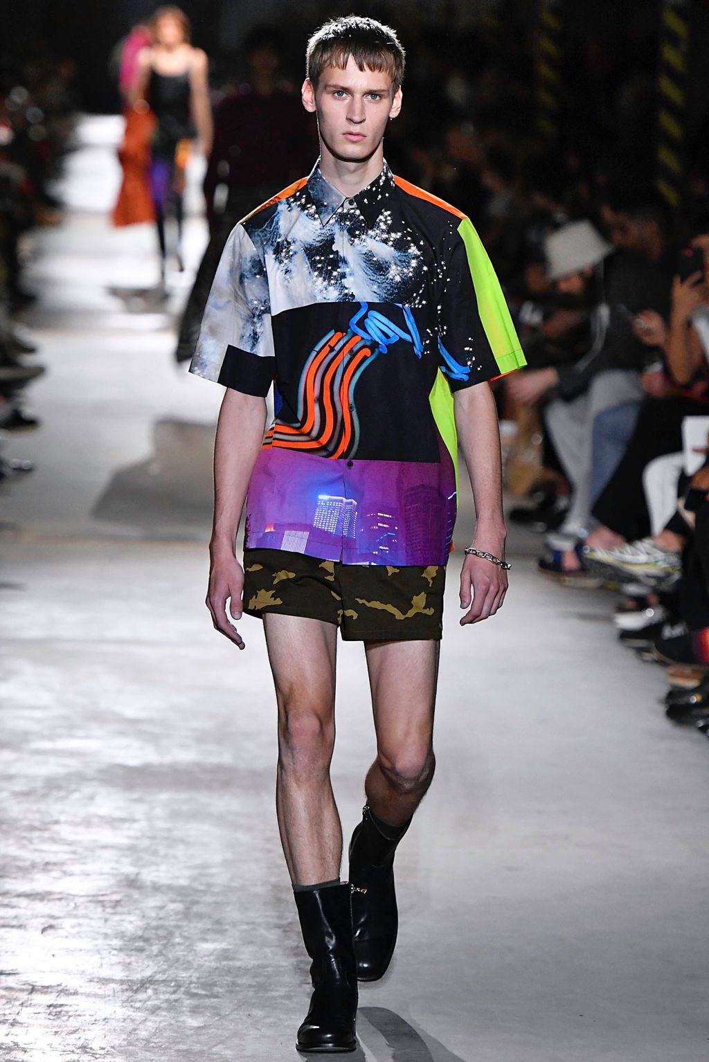 Fashion Week Paris Spring/Summer 2020 look 54 from the Dries Van Noten collection 男装