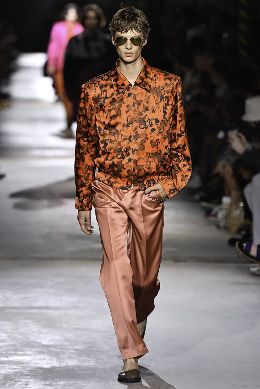 Fashion Week Paris Spring/Summer 2020 look 57 from the Dries Van Noten collection 男装
