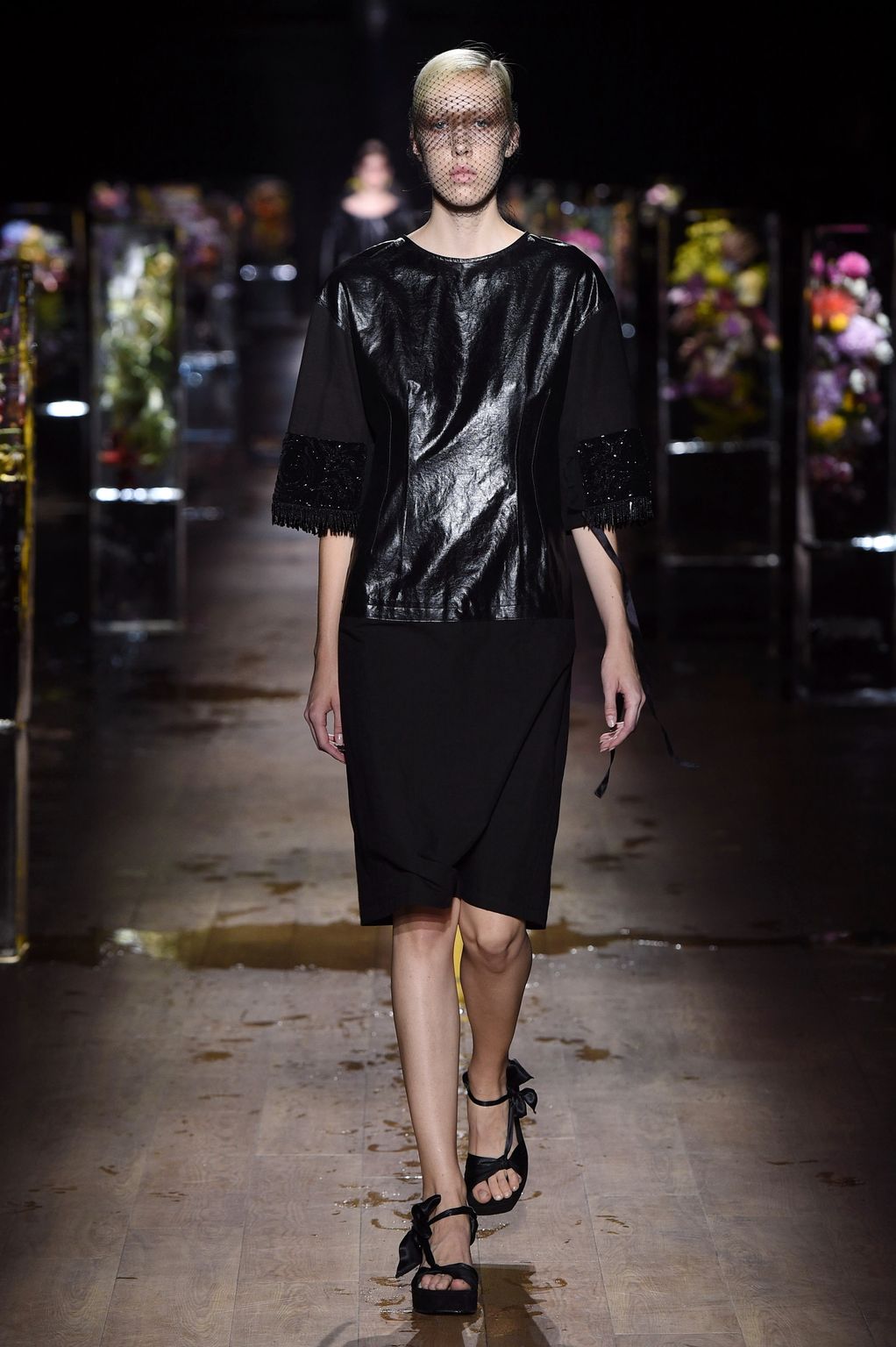 Fashion Week Paris Spring/Summer 2017 look 15 from the Dries Van Noten collection 女装