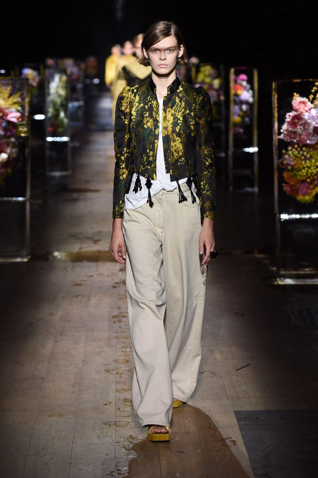 Fashion Week Paris Spring/Summer 2017 look 20 from the Dries Van Noten collection 女装