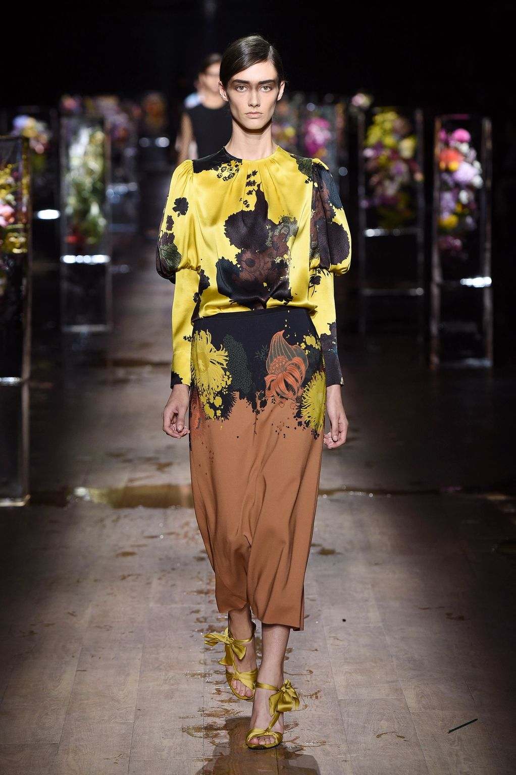 Fashion Week Paris Spring/Summer 2017 look 26 from the Dries Van Noten collection 女装