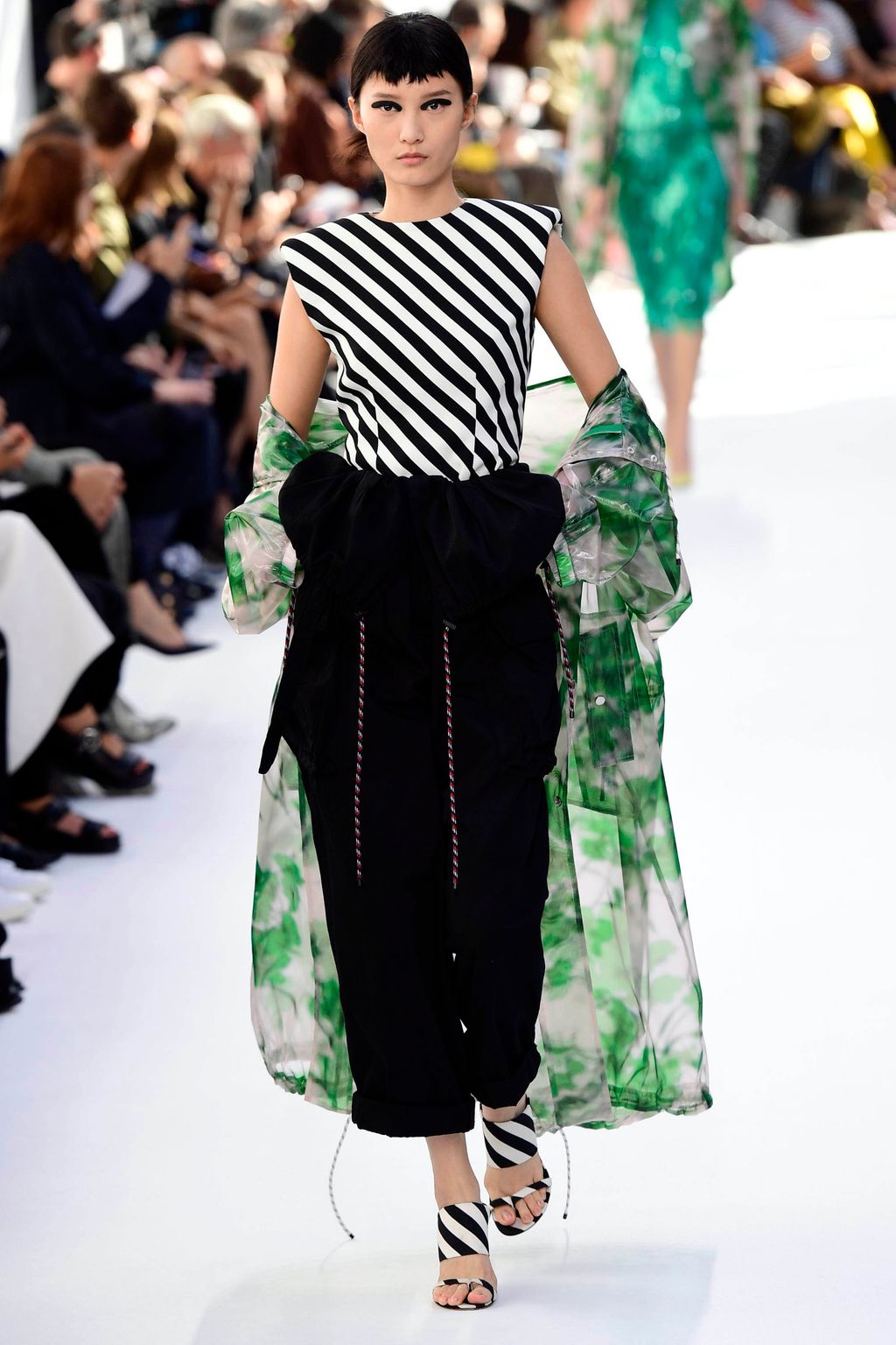 Fashion Week Paris Spring/Summer 2019 look 4 de la collection Dries Van Noten womenswear
