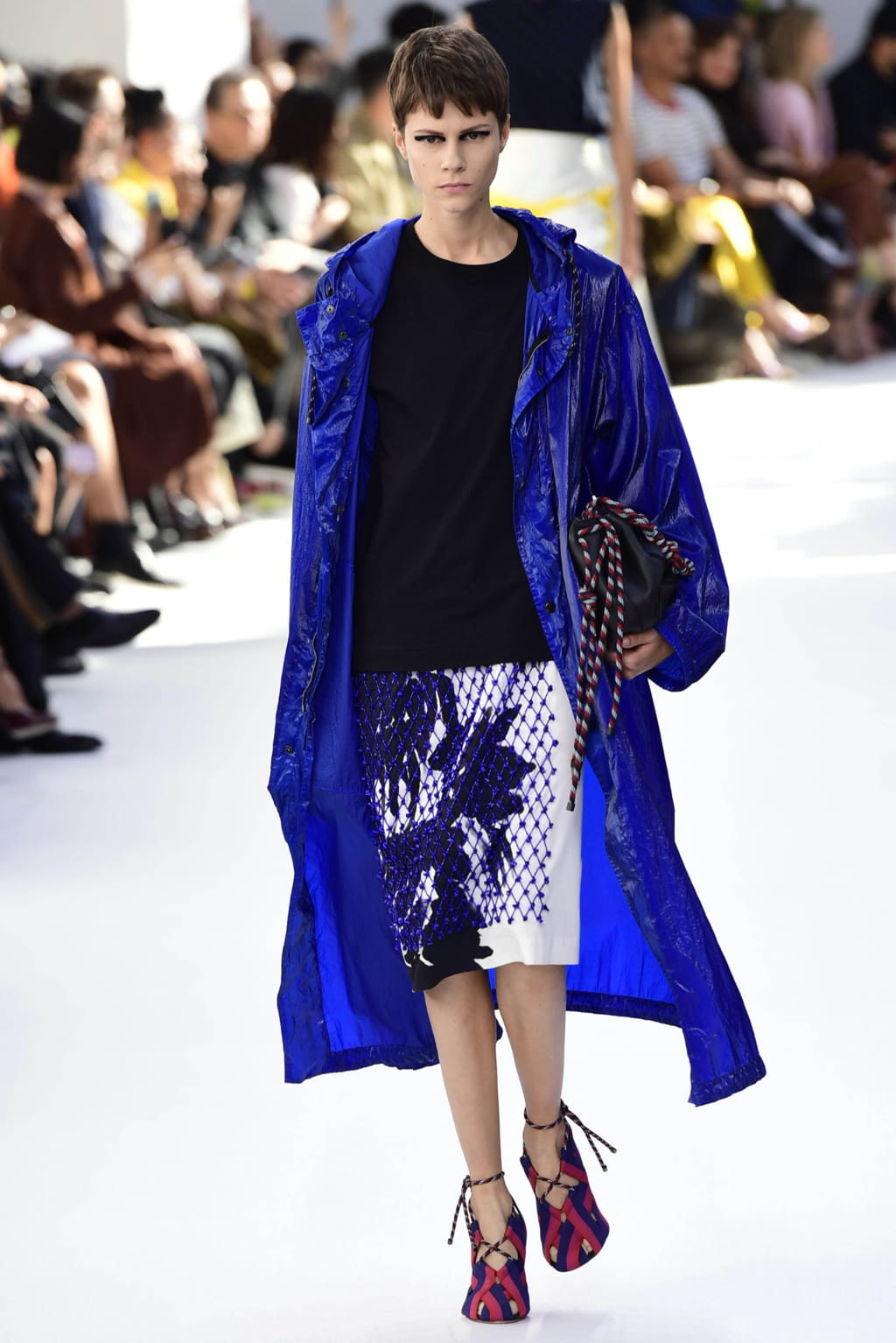 Fashion Week Paris Spring/Summer 2019 look 14 from the Dries Van Noten collection womenswear