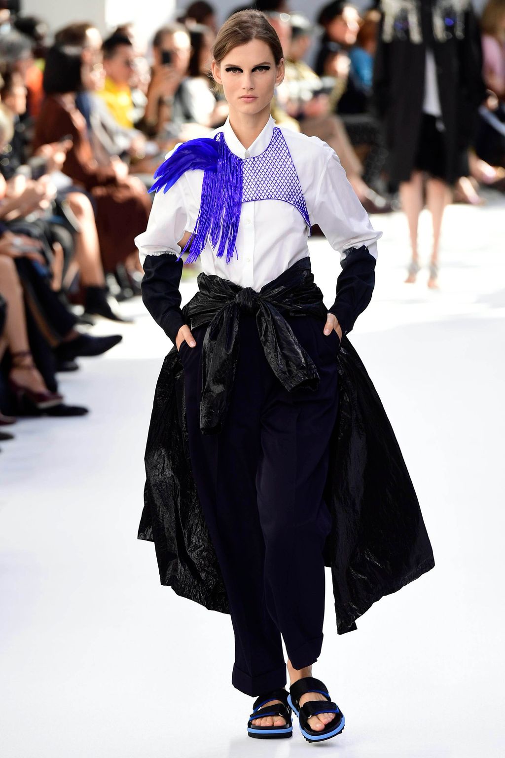 Fashion Week Paris Spring/Summer 2019 look 18 from the Dries Van Noten collection womenswear