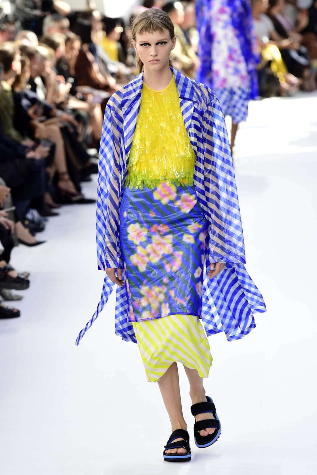Fashion Week Paris Spring/Summer 2019 look 28 from the Dries Van Noten collection womenswear